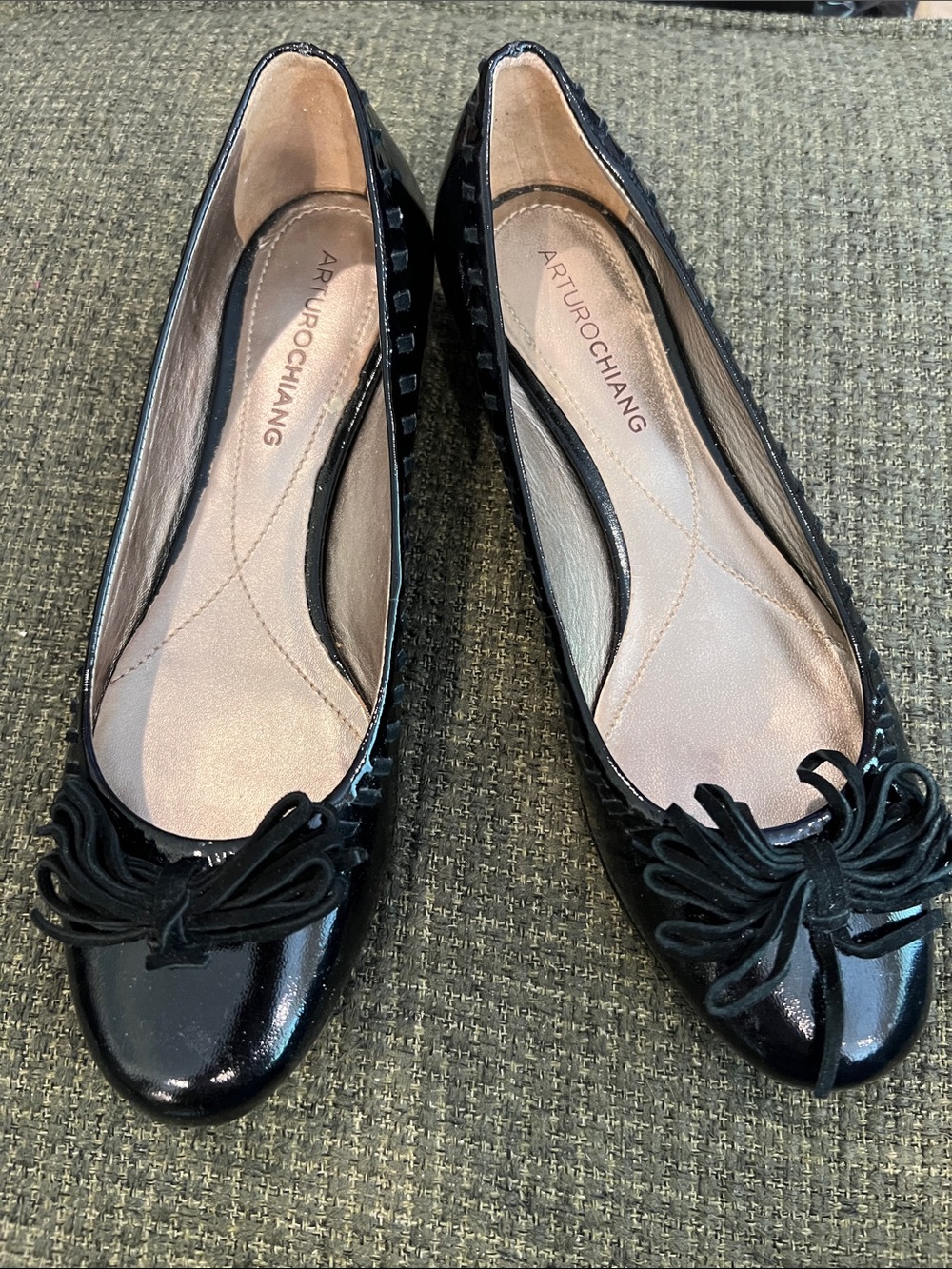 Arturo Chiang Black Patent Leather Bow Ballet Flats (sz 6 1/2)